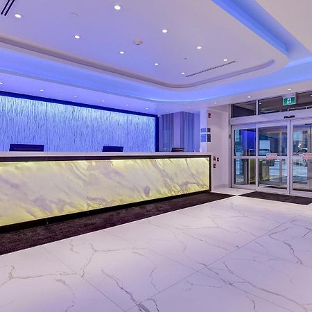 Est Hotel Toronto Exterior photo